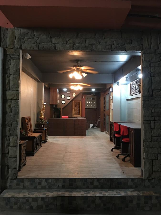 4J Lodge Bangkok Buitenkant foto